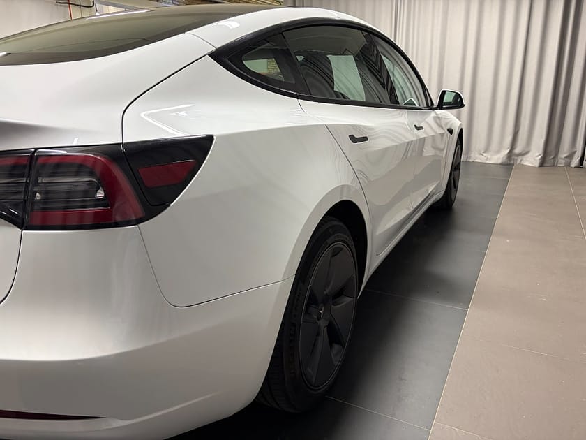 Bild 5 av Tesla Model 3 Long Range AWD Autopilot Inkl. Dragkrok Vinterhjul