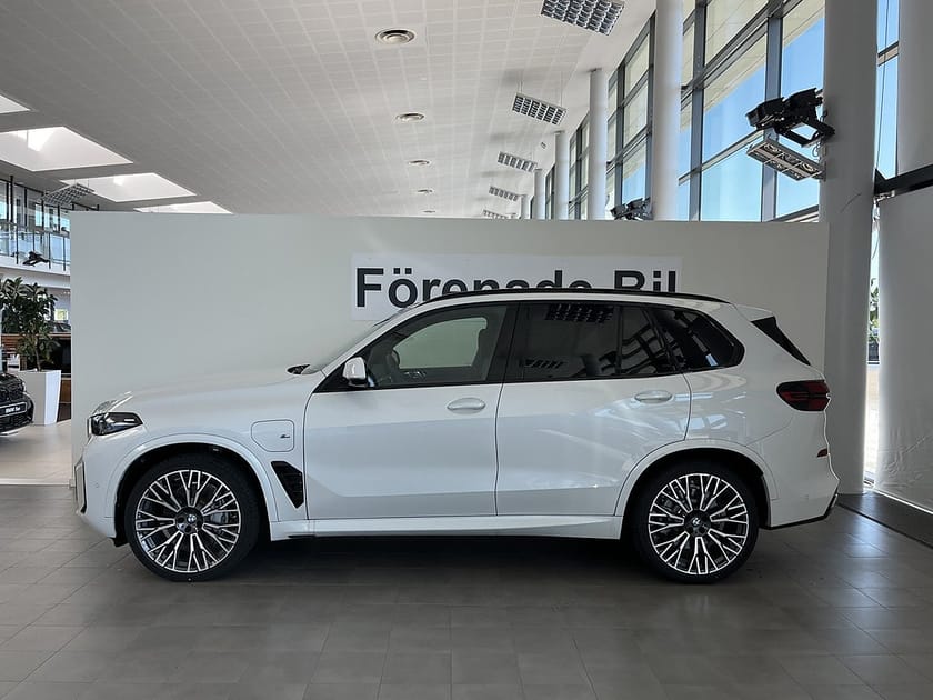 Bild 3 av BMW X5 xDrive50e 2,95%ränta M Sport 22" Innovation H/K Drag