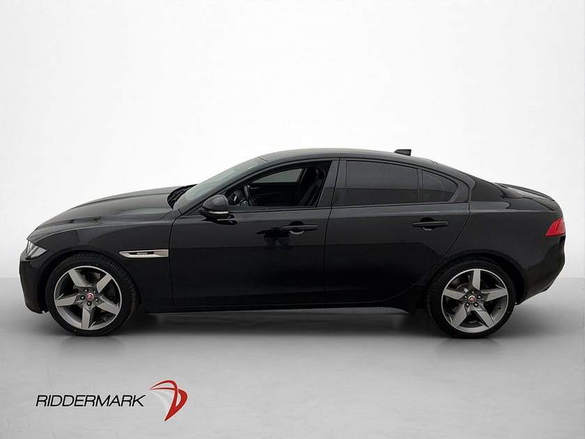 Bild 2 av Jaguar XE 20t 200hk R-Sport Värmare Kamera Navi