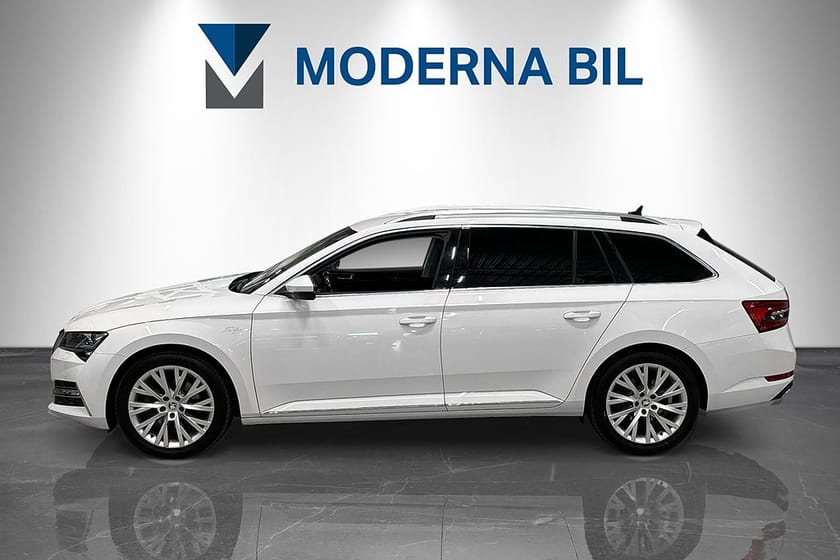 Bild 3 av Škoda Superb iV Kombi Skoda 1.4 TSI L&K Moms Drag Värmare Cockpit Canton