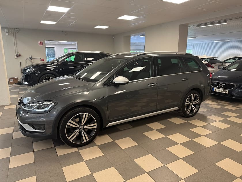 Bild 2 av Volkswagen Golf Alltrack 1.8 TSI 4M DSG Fjärrstyrdv. Kamera App-Connect Drag