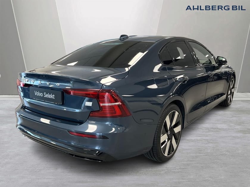 Bild 3 av Volvo S60 Recharge T6 II Plus Dark Dragkrok Halvautomatisk, Parkeringskamera 360, Harman Kardon, Apple Carplay, Google Maps