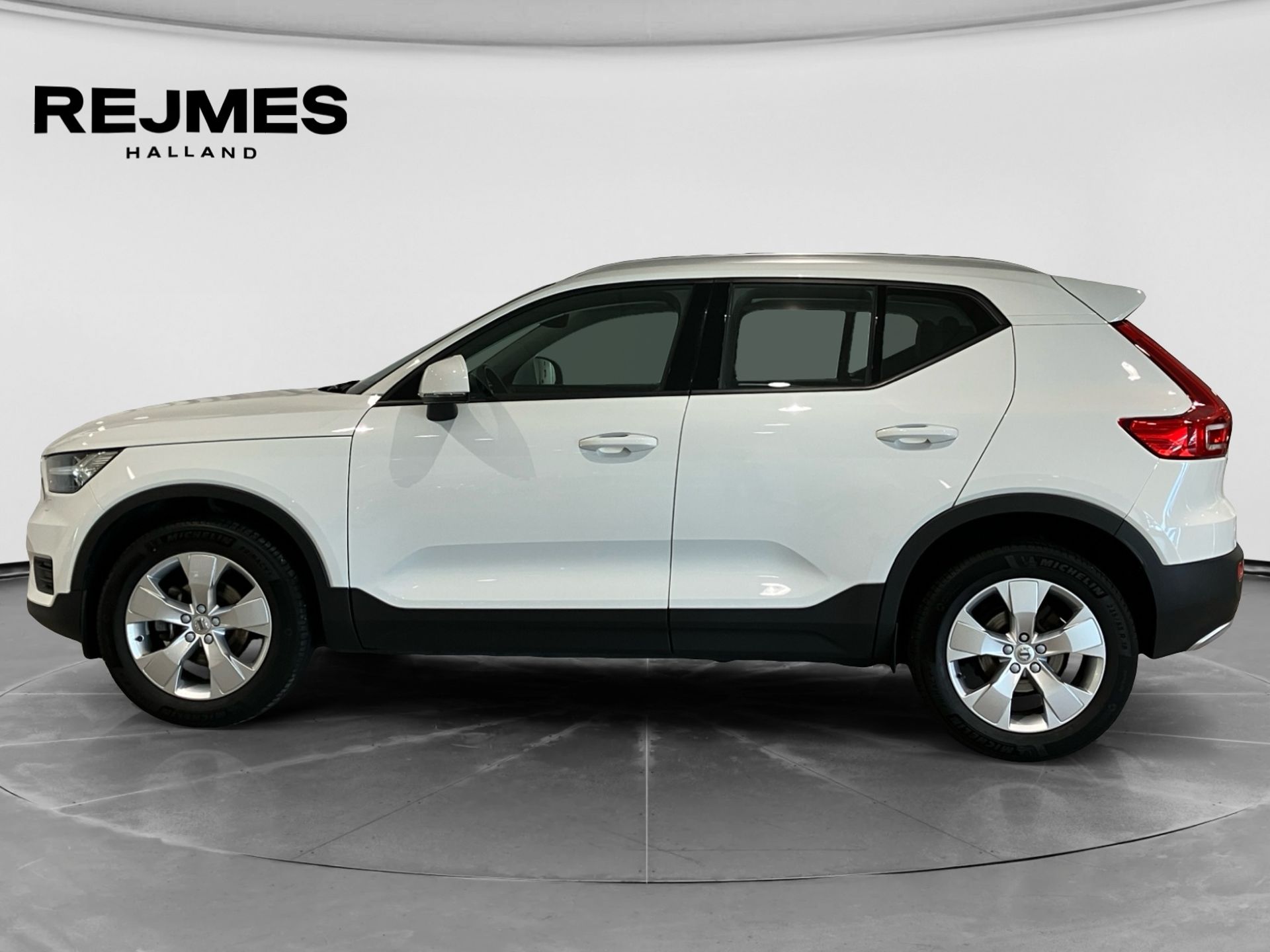 Volvo XC40 T2 FWD Momentum 2021, bild 3/10