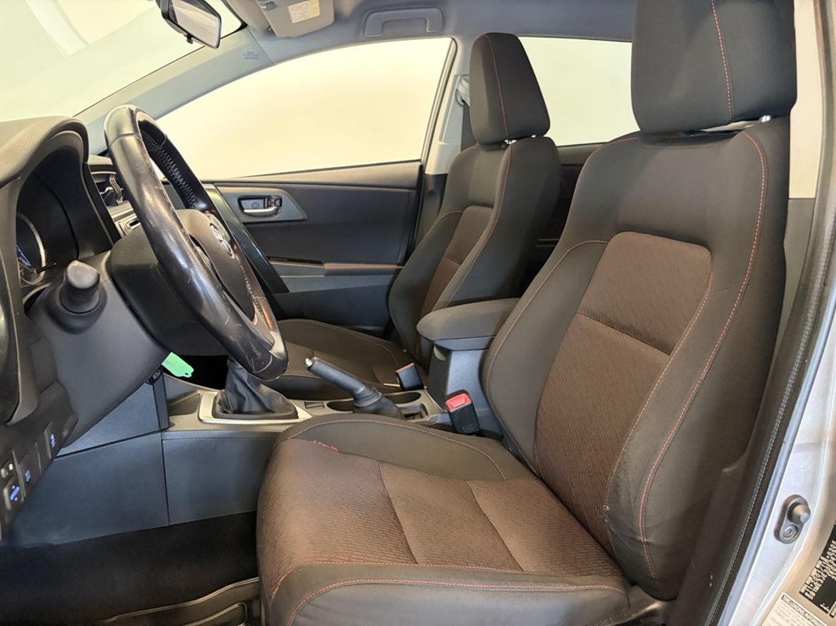 Toyota Toyota Auris — bild 8