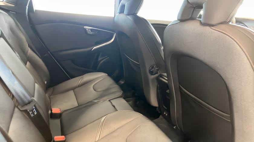Bild 5 av Volvo V40 Cross Country Momentum