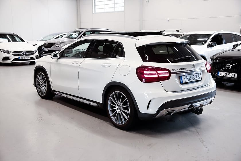 Bild 4 av Mercedes-Benz GLA 200 d 4MATIC