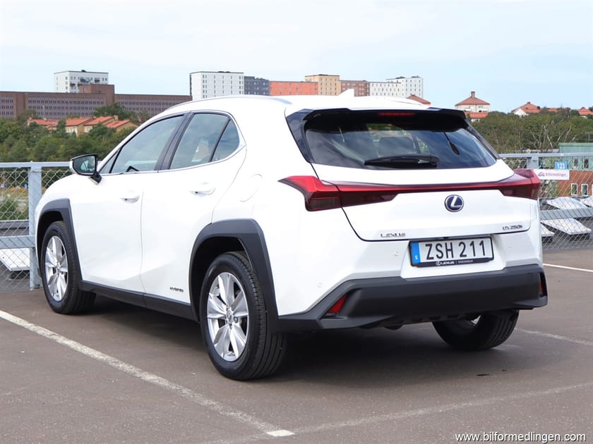 Bild 3 av Lexus UX 250h UX250h CVT Hybrid Rattvärme
