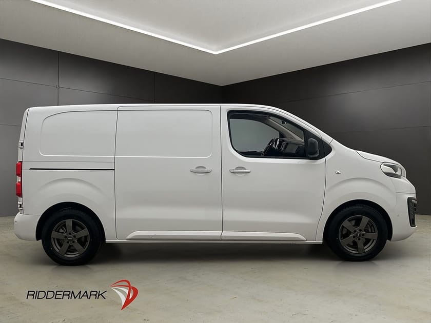 Bild 2 av Peugeot e-Expert L2 136hk Dragkrok B-Kamera CARPLAY Moms