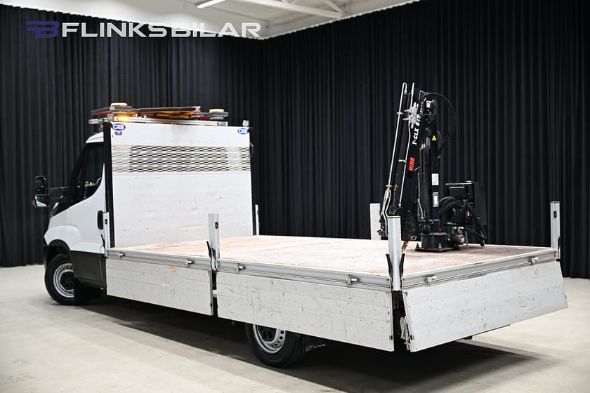 Bild 5 av Iveco Daily 35-160 Chassi Cab 156HK L4 Automat|Långflak|Kranbil|3.5ton-dragvikt|Moms