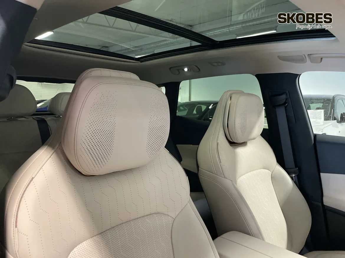 Lynk & Co 08 PHEV