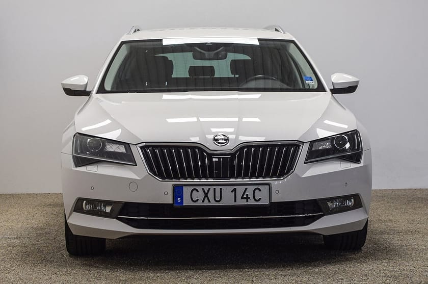 Bild 4 av Škoda Superb Kombi Skoda 2.0 TDI 4x4 190HK Drag Värmare Canton Skinn