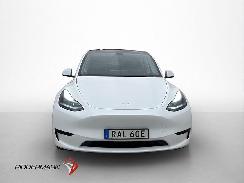 Bild 3 av Tesla Model Y Standard Range RWD Drag Autopilot En-Brukare