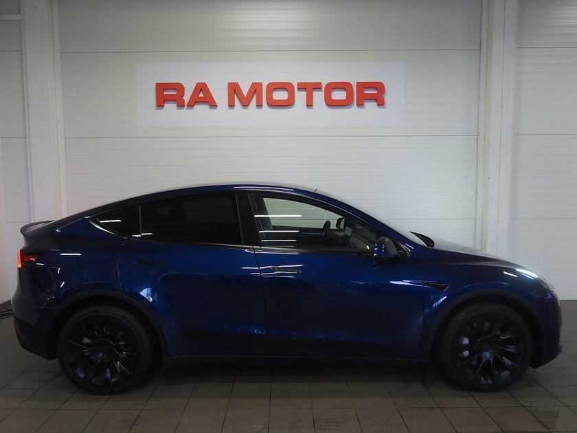Bild 4 av Tesla Model Y Long Range AWD 514hk | Dragkrok |Panoramaglastak |