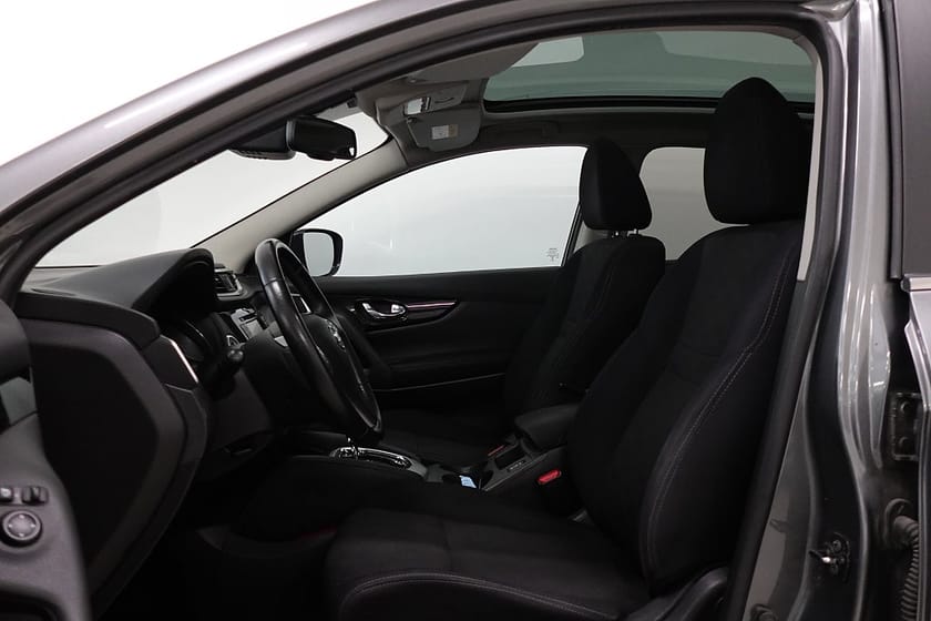 Bild 4 av Nissan Qashqai 1.6 dCi 130hk XTRONIC Eu6 Panorama 360° Navi