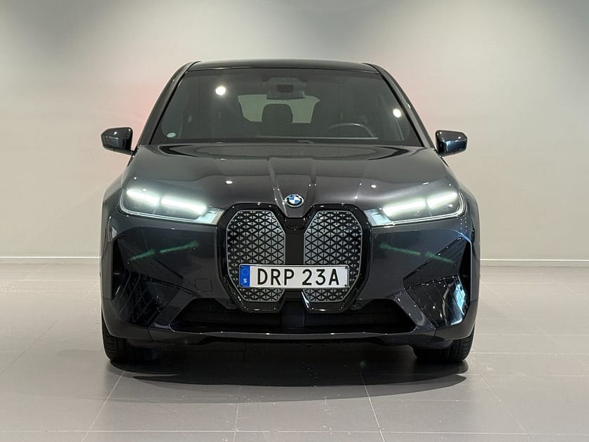 Bild 2 av BMW iX xDrive50 Sportpkt Panorama Adpt Farth H/K Cfrt Access