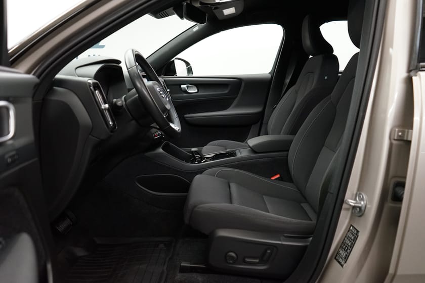 Bild 5 av Volvo XC40 Recharge Plus Edition, Dragkrok, Förarstol elmanövrerad, Navigation