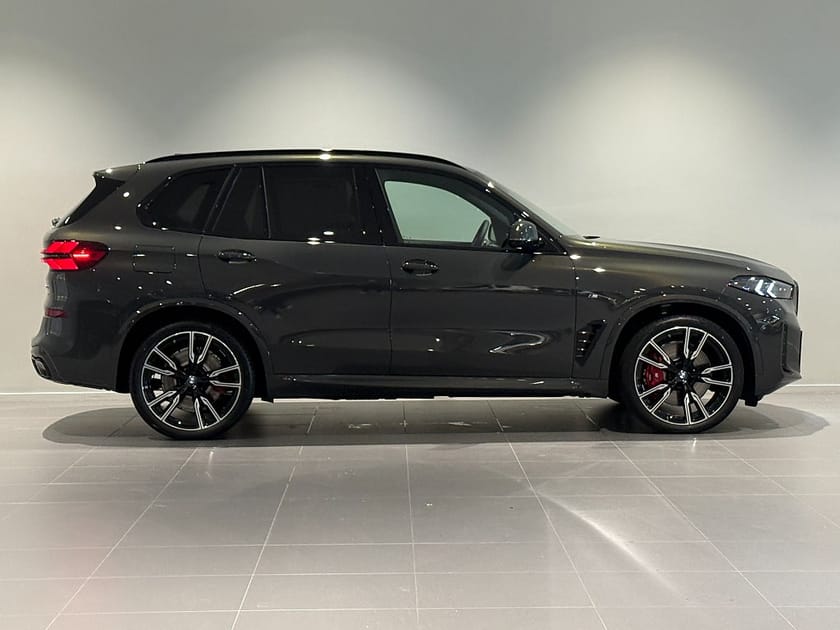Bild 3 av BMW X5 xDrive50e M Sport Pro Drag Panorama Innovation 22"