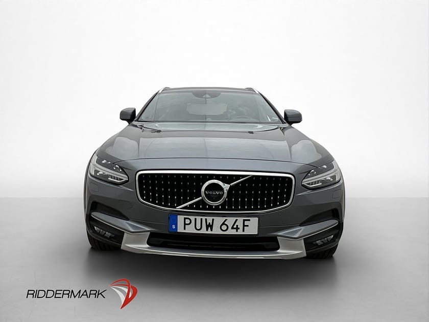 Bild 2 av Volvo V90 Cross Country D4 Polestar AWD Pano B&W Luft 360°