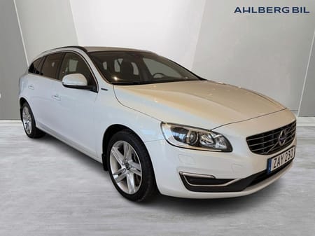 Volvo V60 D5 AWD Twin Engine Classic Momentum, Delbar Dragkrok, Parkeringssensor Bak, Farthållare