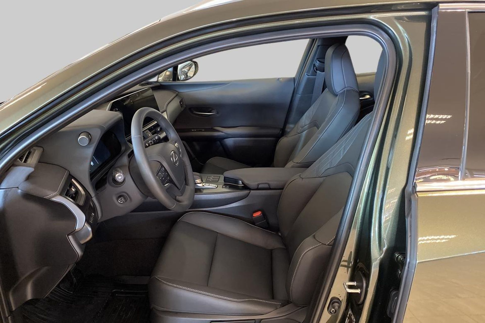 Lexus UX 300h 2026, bild 6/10