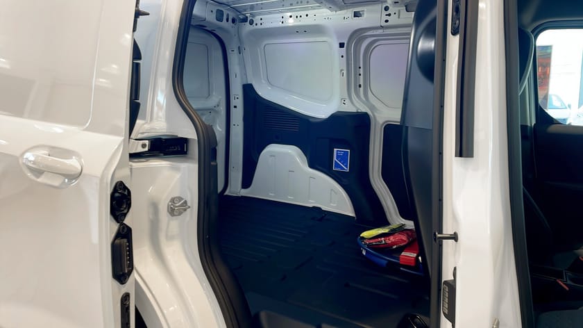 Bild 5 av Ford E-Transit Courier Limited 136hk DEMO