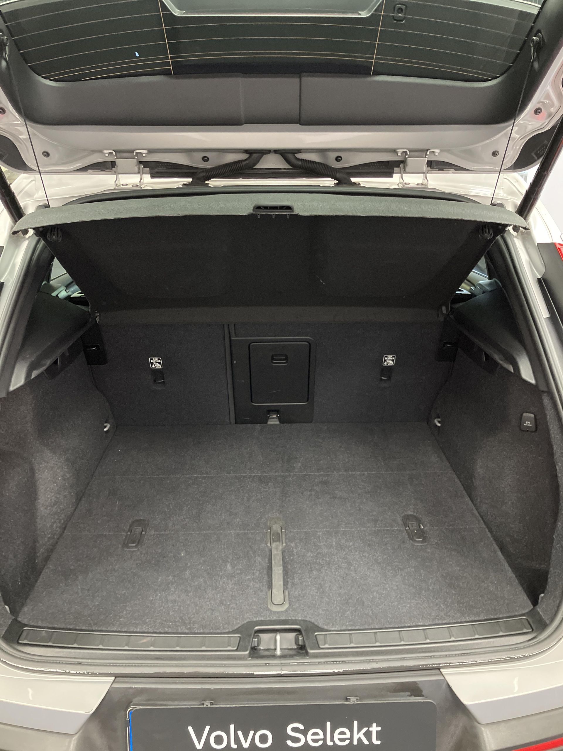 Volvo XC40 B3 2025, kuva 6/10