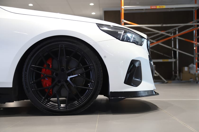 Bild 4 av BMW i5 eDrive40 Touring eDrive 40 // M sport // Panorama // B&W Ljud
