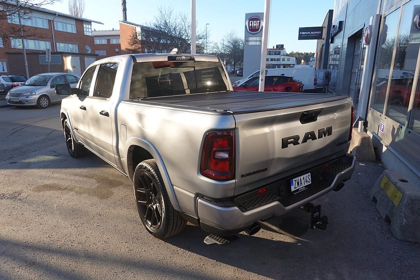 Bild 4 av RAM 1500 Crew Cab Dodge Laramie Night Premium 420HK | 4 750:-/mån