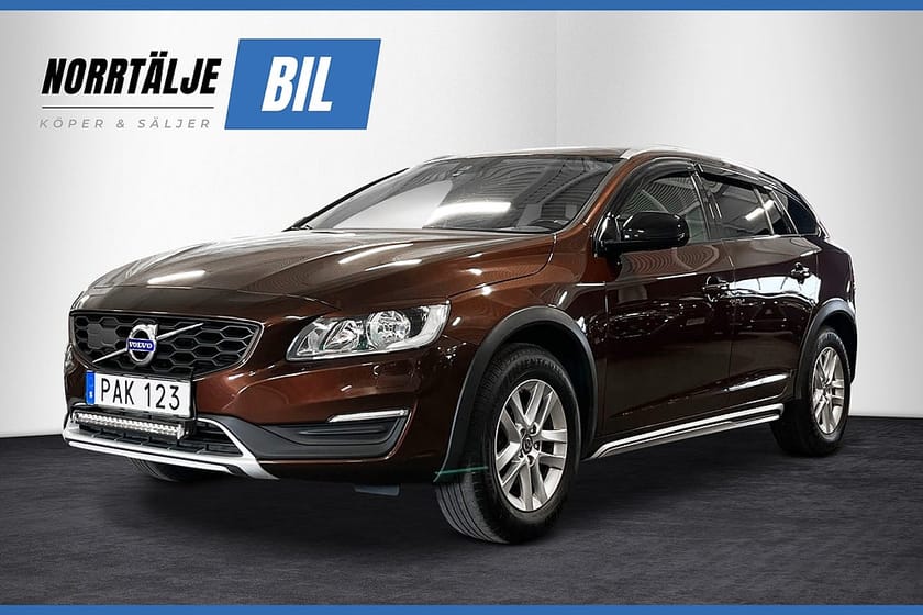 Bild 1 av Volvo V60 Cross Country D3 150 HK KINETIC DRAG D-VÄRM KAMREM BYTT BLUETOOTH PDC