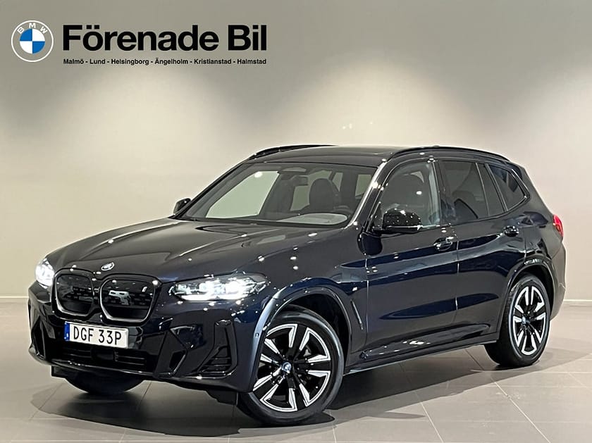 Bild 1 av BMW iX3 Charged M Sport Panorama Drag Elstolar Minne Adpt Farth
