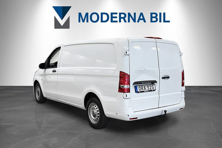 Bild 3 av Mercedes-Benz Vito 116 CDI 2.8t L2 Drag Moms Skinnklädsel Värmare 3-sits