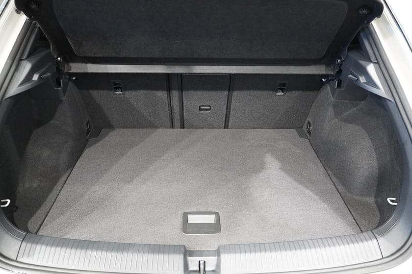 Bild 4 av Volkswagen T-Roc R-LINE 1.5 AUT / KAMERA / ASSISTANSPAKET DIGITAL C