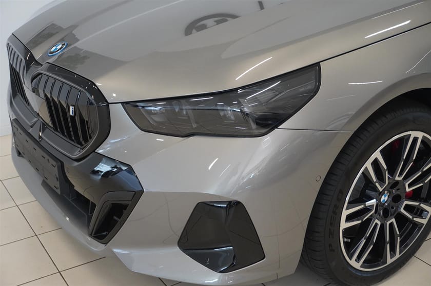 Bild 4 av BMW i5 xDrive40 Touring M Sport Pro Business Ed Drag DA H K