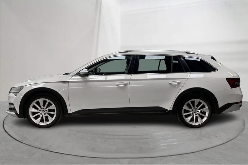 Bild 2 av Škoda Superb Scout 2.0 TDI Kombi 4x4 (200hk) Dragpaket