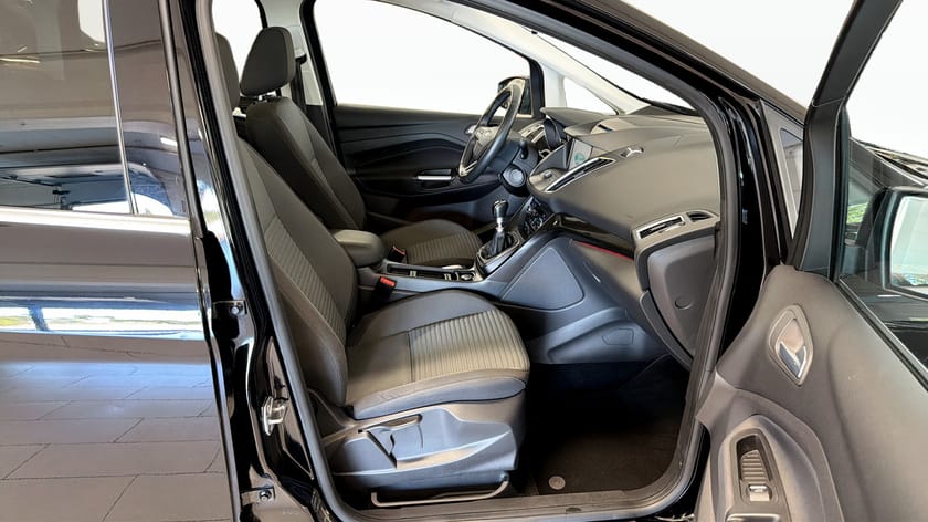 Bild 3 av Ford C-Max 1.0 EcoBoost Titanium 125Hk / Backkamera / Drag