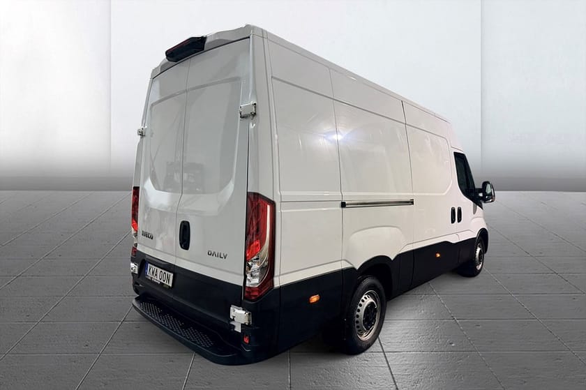 Bild 5 av Iveco Daily 35-140 Van 2.3 Hi-Matic L3H2 Aut 3-sits Värmare 136hk