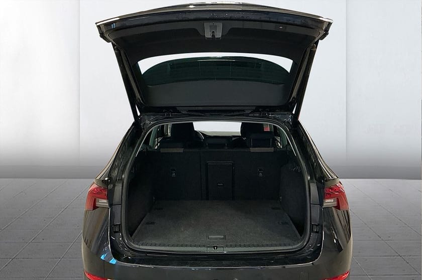Bild 5 av Škoda Octavia Scout 2.0 TDI 4x4 Drag Kamera Cockpit Keyless MOMS 200hk