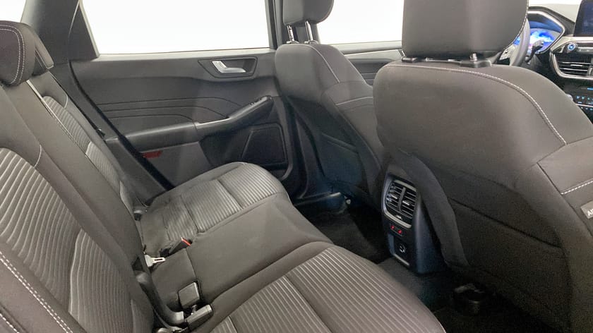Bild 5 av Ford Kuga Plug-In Hybrid E-CVT 225hk Backkamera