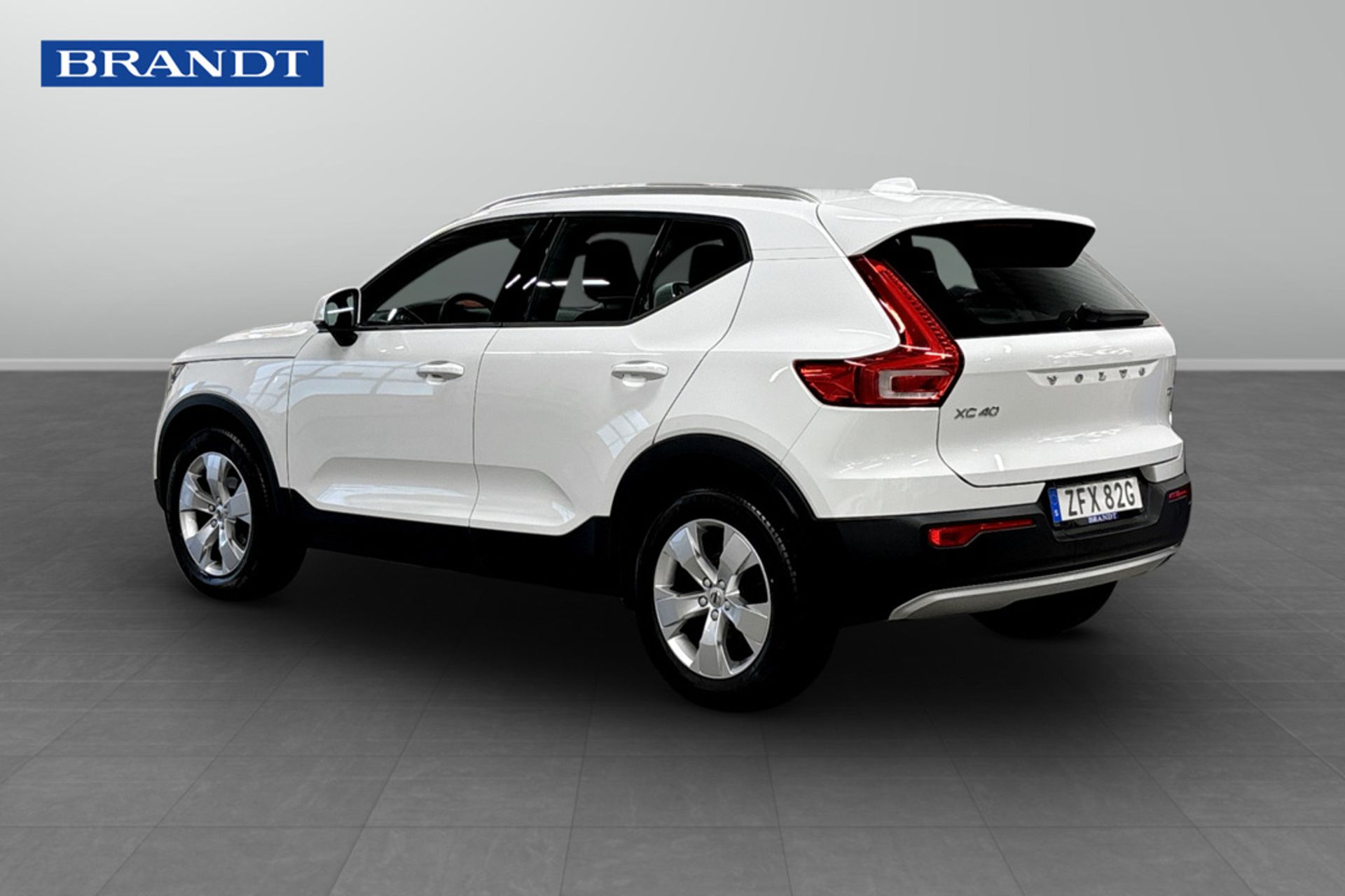 Volvo XC40 T3 2021, bild 2/10