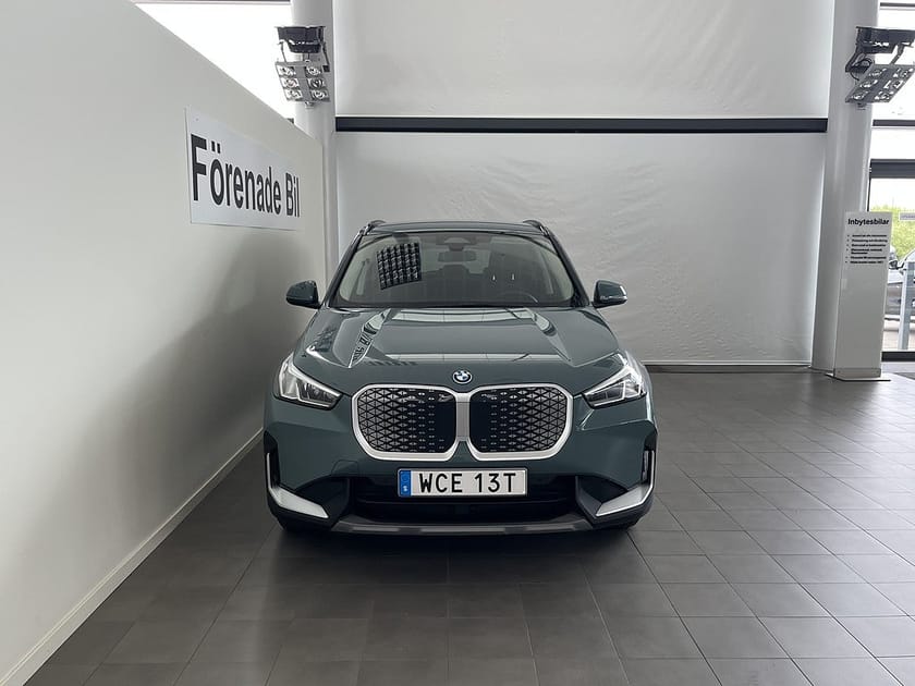 Bild 2 av BMW iX1 eDrive20 Rattvärme Nav Dragkrok Park Assist