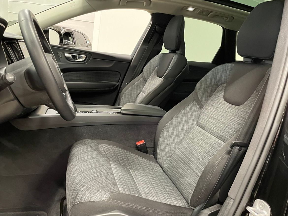 Volvo XC60 2023 - miniatyr 9