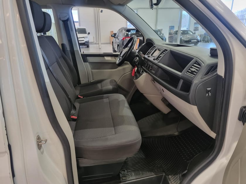 Bild 5 av Volkswagen Caravelle 150 hk 9-sits DSG Värmare Drag Moms