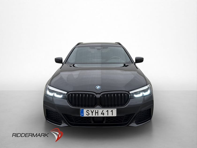 Bild 2 av BMW 530e xDrive Touring M Sport Pano HiFi Kamera Navi Skinn Drag