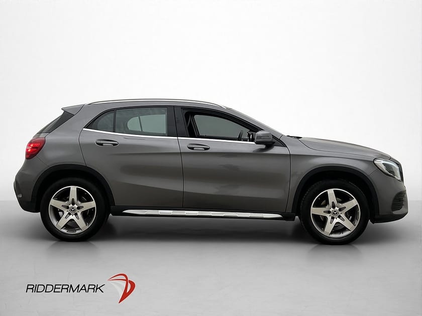 Bild 4 av Mercedes-Benz GLA 200 AMG Line Pano Kamera Navi Halvskinn