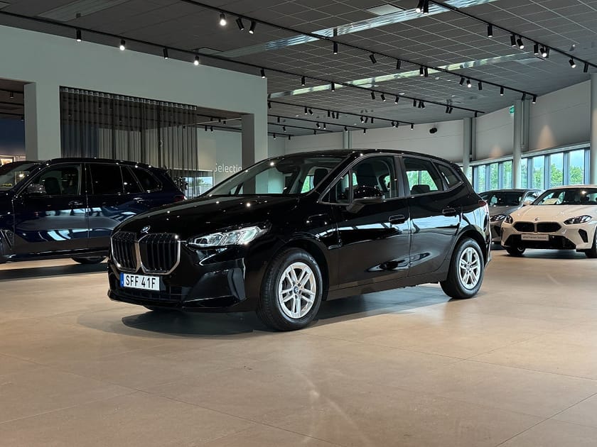 Bild 1 av BMW 225e xDrive Active Tourer Rattvärme Backkamera Stolsvärme