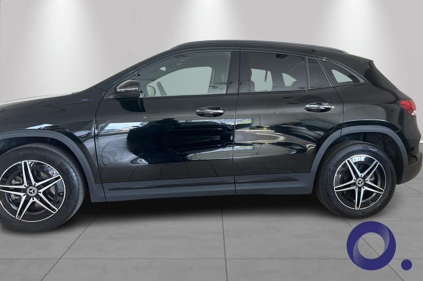 Bilde 2 av Mercedes-Benz EQA 300 4MATIC Distronic Pluss, H-Feste, Keyless-go, Memory pakke++