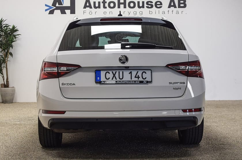 Bild 5 av Škoda Superb Kombi Skoda 2.0 TDI 4x4 190HK Drag Värmare Canton Skinn