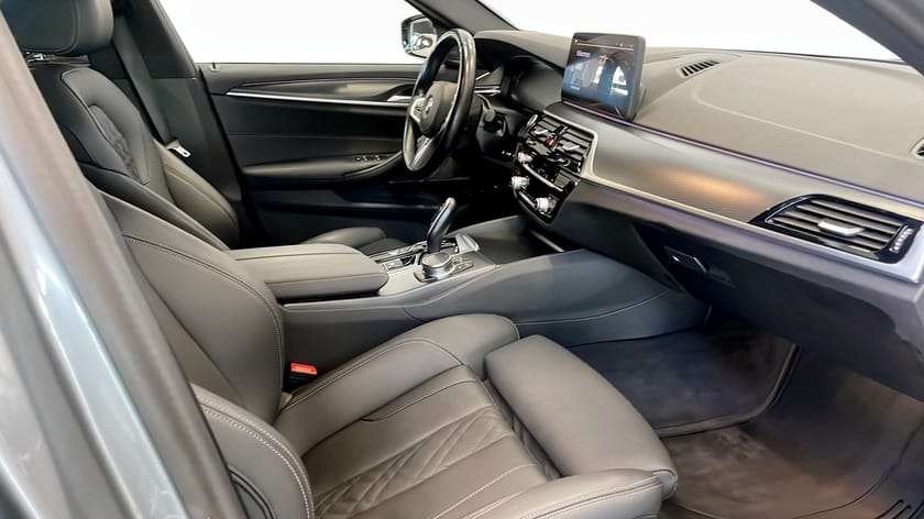 Bild 3 av BMW 530e xDrive Touring M-Sport Drag H/K