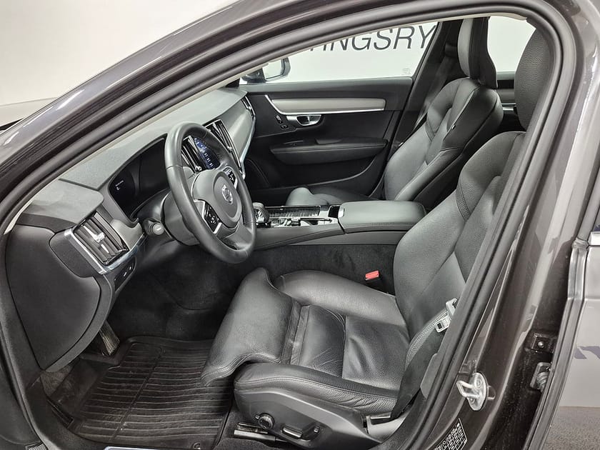 Bild 2 av Volvo V90 T6 Recharge Plus Bright plug in AWD 350HK 4x4 Läder