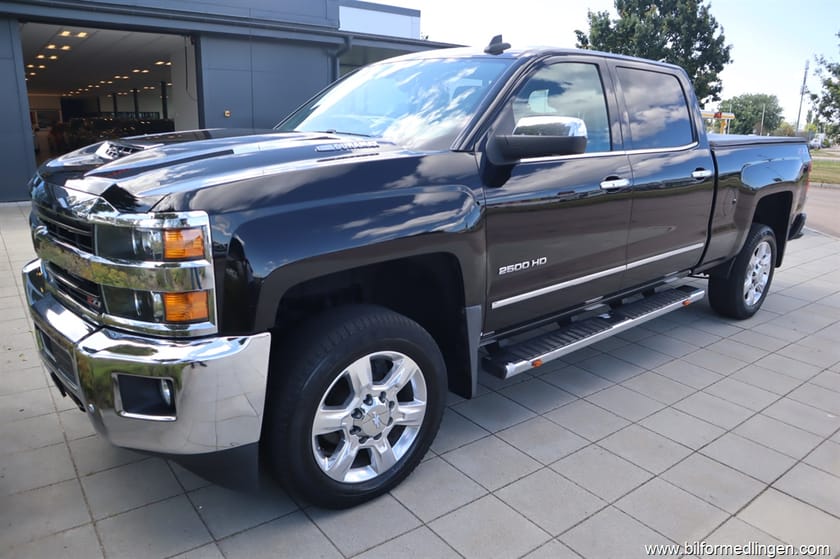 Bild 2 av Chevrolet Silverado 2500 HD Crew Cab 6.6 V8 Duramax 4WD 451hk